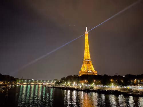 Item #25521092131356807730972205969166247316644464147603329584197841981399522869249 Media