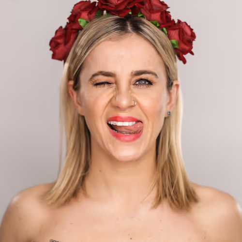 Item #110063331335139009547571421808057778384289125434812320670302640509401660653569 Media