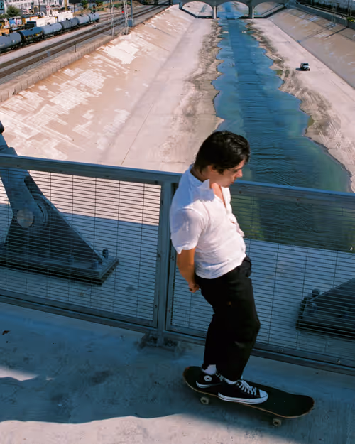 Item #103337611933110337448161440806560268112476320183319594419260887137341390454785 Media