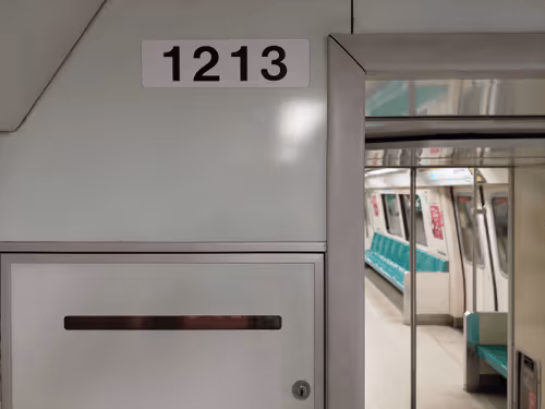 Item #11772158299860598059635981857822942558920084481603702245382385851125702066177 Media