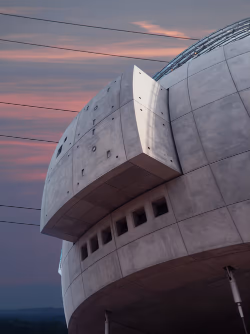 Item #84239132915563824808228137803308410438551671507056195473729442114625645576193 Media