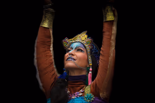 Item #96654180459786492011417329863046132352424150104116042960600082586316790824961 Media