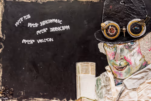 Item #57393979273831053699477108014855839838914242938351689684024739084597586821121 Media