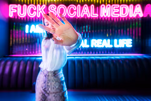 Item #115430530021268454506709462617258432423083676323812975140675142971941145542657 Media