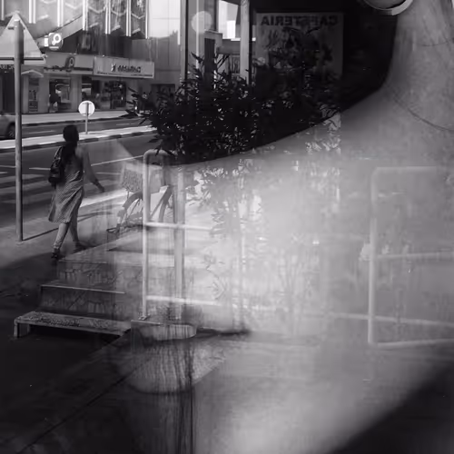 Item #83886518355349597778021909356356491703500961359452684167797568229112864047105 Media