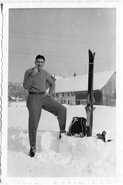 Item #15134709310911277842728697403753673439210482131750318059492546332138940661761 Media