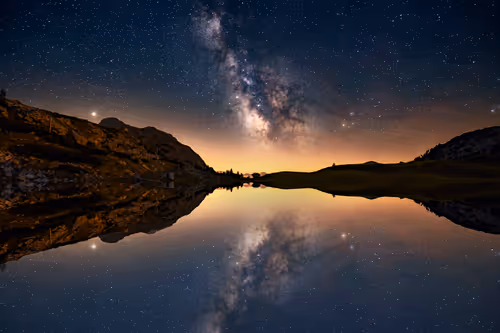 Item #70651564434180574556294947665186140658635151001431395865456628541003229298689 Media