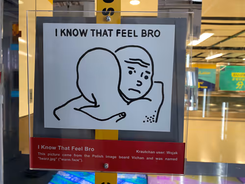 Item #19897855705687673320977355281759280276375967586833961190516884599309422559233 Media