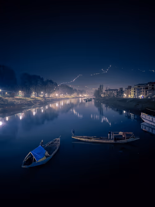 Item #100125324817140700473098673733568876555088890877521994710768706095792514924545 Media