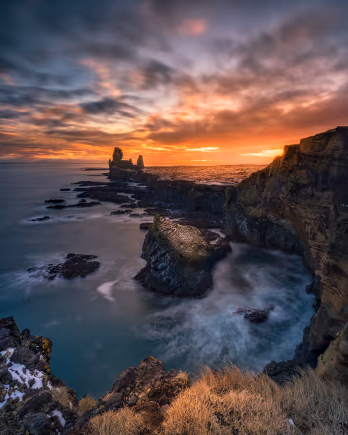 Item #33905874090819082513688943538230910820806372635716531311002980236626424233985 Media