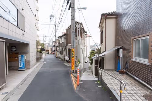 Item #99220486006757797811402991735368581838530055806262023022413123051497724051457 Media