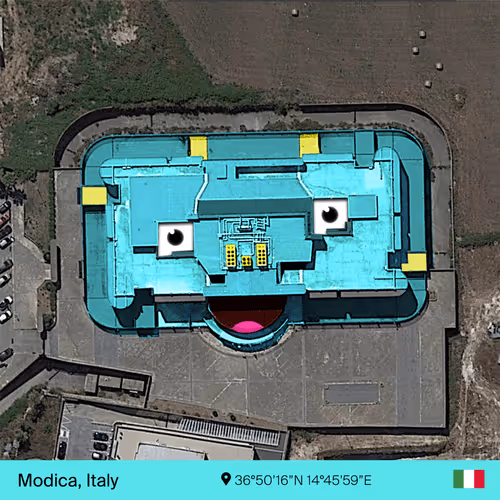 Item #59770085459667727913271677563719921603206552093863148528480860558401644527617 Media