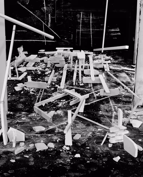 Item #70994132290544440633703364096786000569180114204876345233554070957641252732929 Media