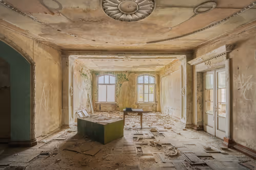 Item #12380643742834719912918023214587921165200821419383689299848195895194994868225 Media