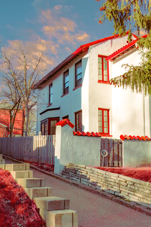 Item #90158585842288543454132533831317217666405446006045867115133948066066480496641 Media