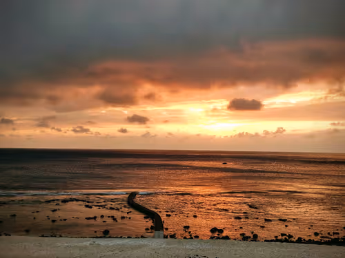 Item #52803607631442750691044588745638878347889601859542825707235719195304793210881 Media