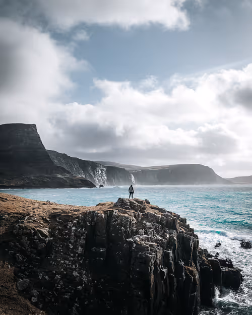 Item #81572442213939252959191260910435432833939058605196789415419147524915584827393 Media