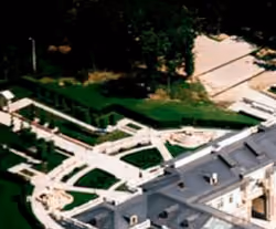 1/4 Putin House