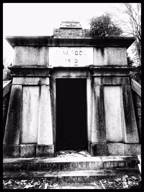 Item #68605712053382192846540923633795123035527930655349438703373875796364538937345 Media