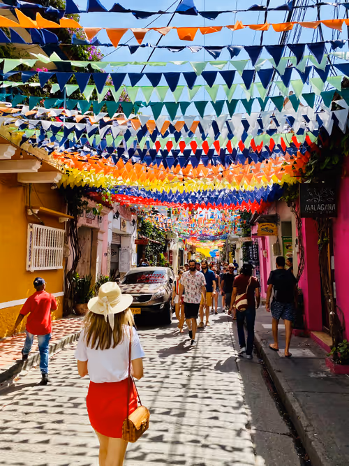 Item #41673148381276602242118576638571883015956905201675020614810101391799189766159 Media