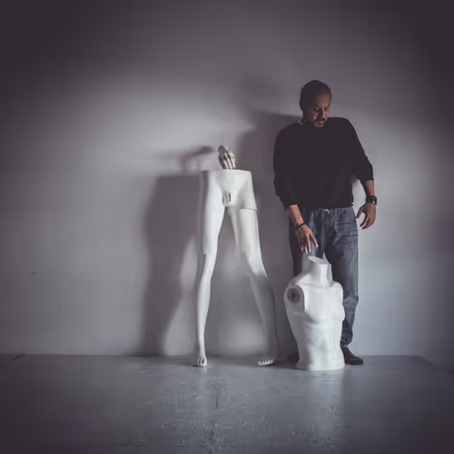 Item #109931125644720774743925664871075202306165972680174386762390863597259934662657 Media