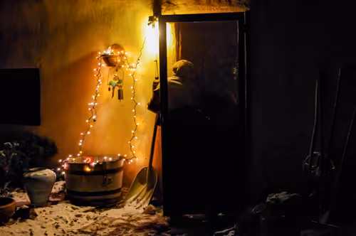 Item #69779279793312991240489662721218422936190169407892673104950858248110590656513 Media