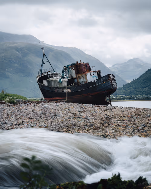 Item #81572442213939252959191260910435432833939058605196789415419147541408259244033 Media