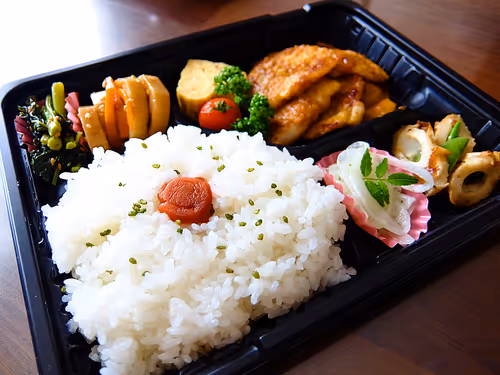 Item #61335701028141941145440797571613095486635831588213387196291636797766530760705 Media