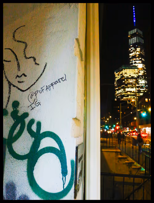 Item #50939234527767169221321298408743556549433525703303103201532878627722770776065 Media