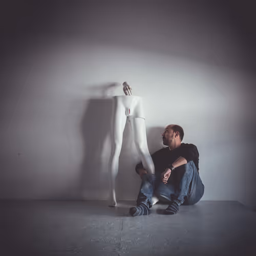 Item #109931125644720774743925664871075202306165972680174386762390863596160423034881 Media