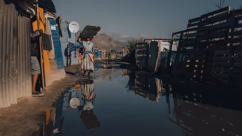 Item #38640678418960091879167073134620808059318826379912893500964934312964900519937 Media