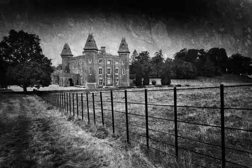 Item #40160686583094733528677484039903516258611509642019211679321071495753095970817 Media