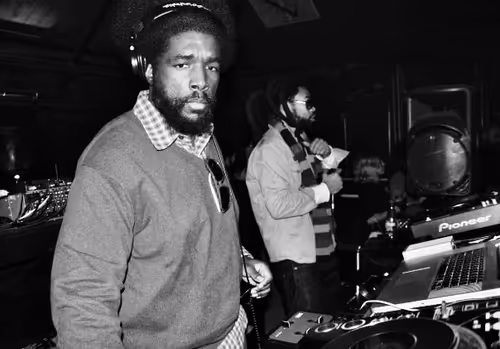 Item #40449787652065743018640773044495240111019622512701765753694832515668674347009 Media