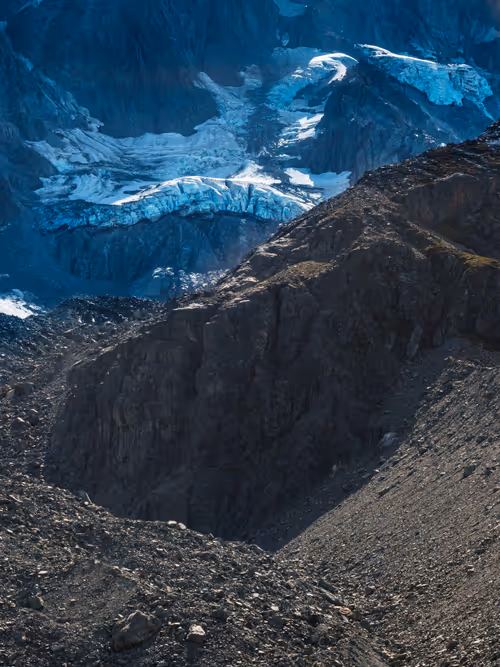 Item #113391420929209941219598099572508675076097289829558384042967582004274092048385 Media