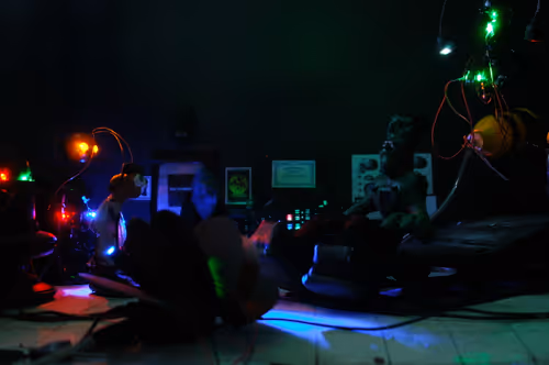 Item #30677718132475860855715520128052220814789340861686213117566221757198530248705 Media