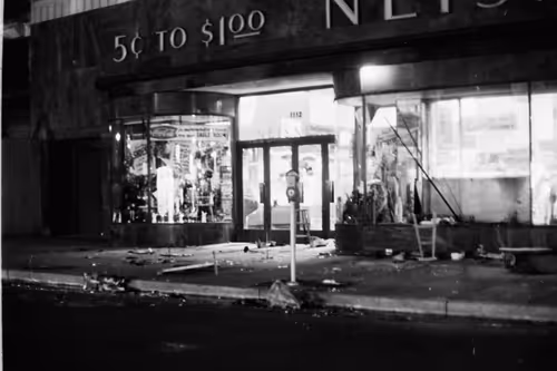 Item #103869953884735727563221393256320645863605690120870363676987596863118403174401 Media