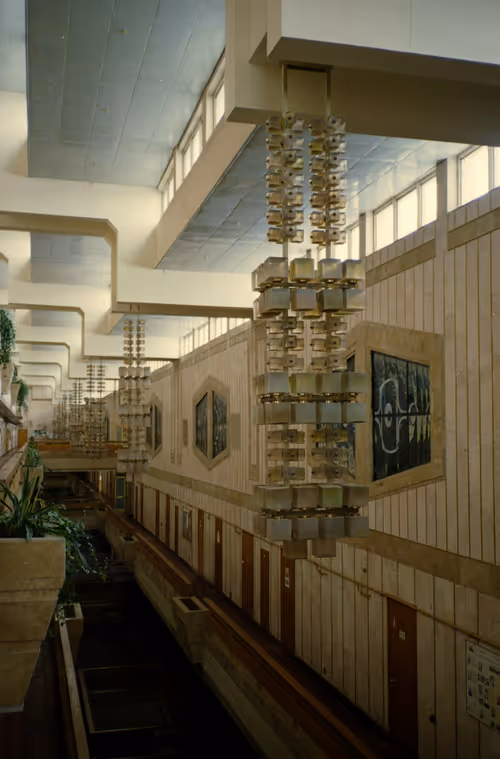 Item #98005874063086952784788628439197826676066382464840560618238063431948987006977 Media