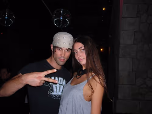 Item #91389309668027488206092176927656929660876759165291193650748044167280293052417 Media