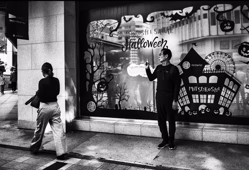 Item #96170077345752693160155040941252100729151929013759806584216081897307886321665 Media