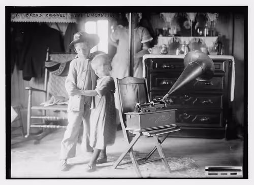 Item #75295895370537760871187500157337635247995360484472787070086629098875883880449 Media