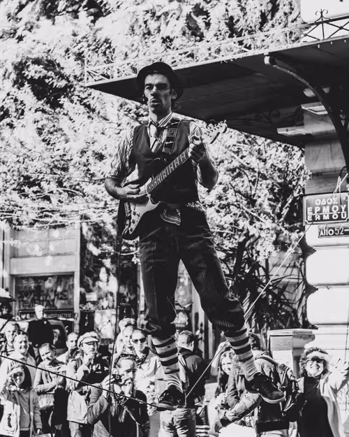 Item #692228807633545716775757127906681102618653973765444029041337455735952375809 Media