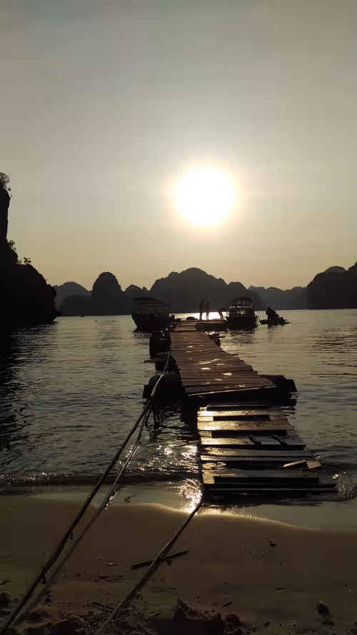 Item #113915635363529418532820506639039462677143782385450590851576059209822999937025 Media