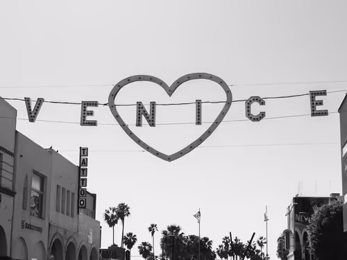 Item #49421393432894499121215694470303184244096795482679490930709574099150120681473 Media