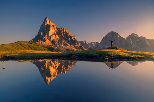 Item #70651564434180574556294947665186140658635151001431395865456628551998345576449 Media