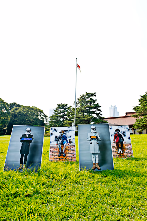 Item #59294046468307266684996078979766765617618438165733301338134791572181919727617 Media