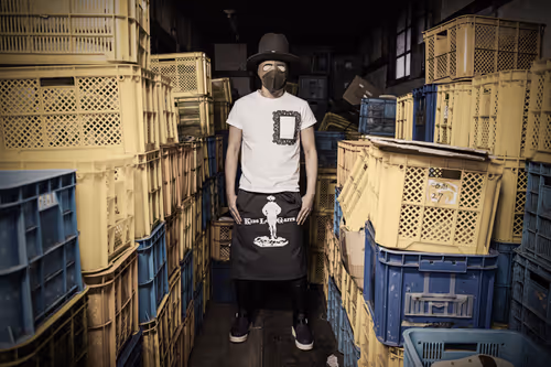 Item #59294046468307266684996078979766765617618438165733301338134791560087291822081 Media