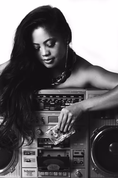 Item #54633628777457058039979045655864865072314601931694367880395140082007420174337 Media