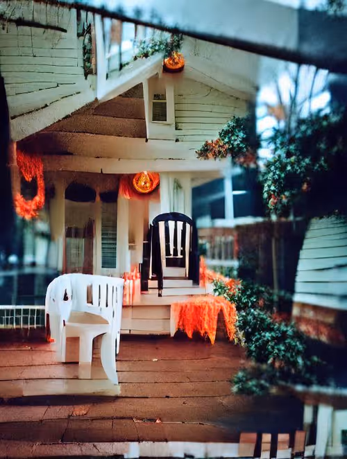 Item #113220690617684133836868245192466857272902453570035781371385973978337535590401 Media