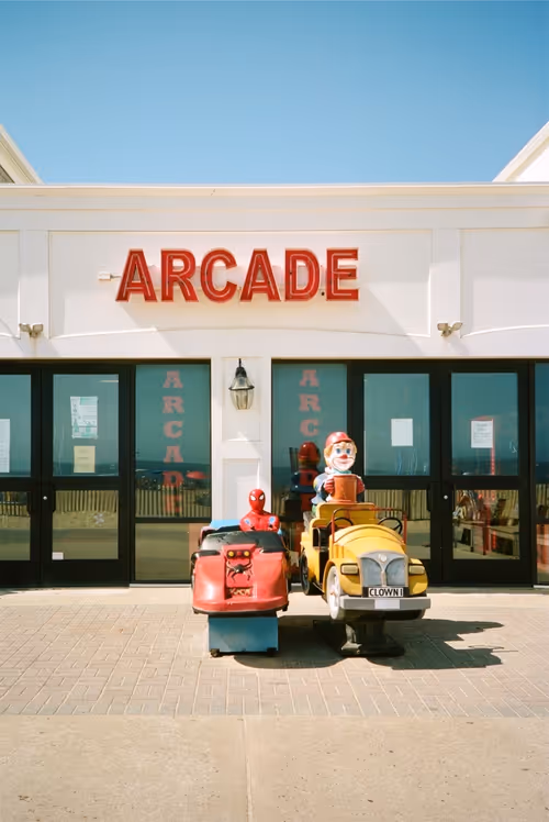 Item #109035602226808003781190119812646007383870584685532442463381147002964681949185 Media