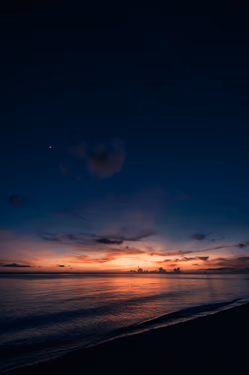 Item #99926930229538675438917090631619995362212113699001151744757174504613130272868 Media